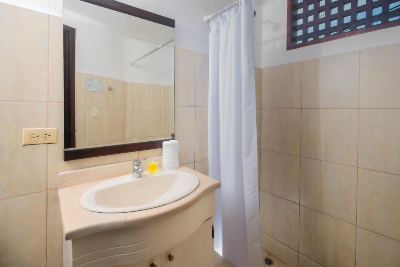 Hostal North Seymour بويرتو أيورا المظهر الخارجي الصورة