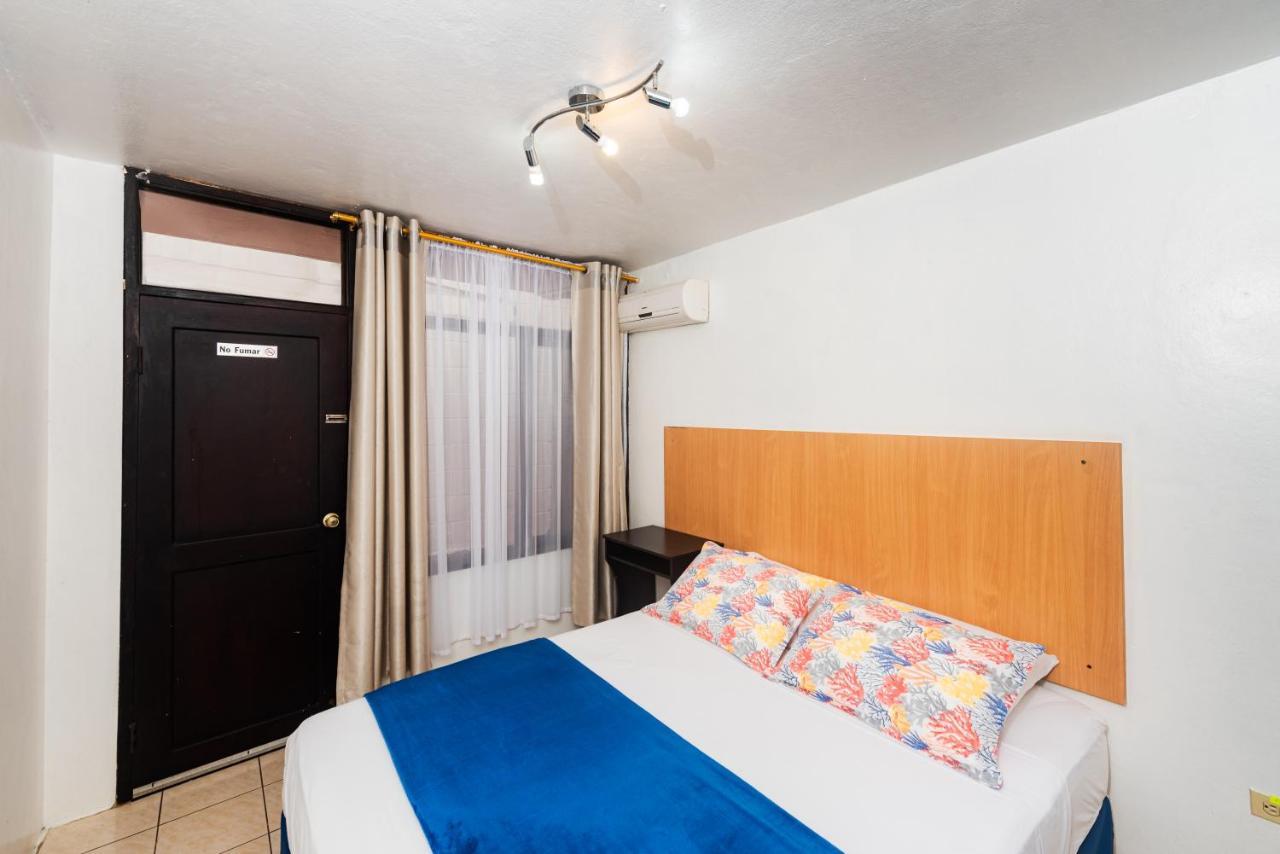Hostal North Seymour بويرتو أيورا المظهر الخارجي الصورة